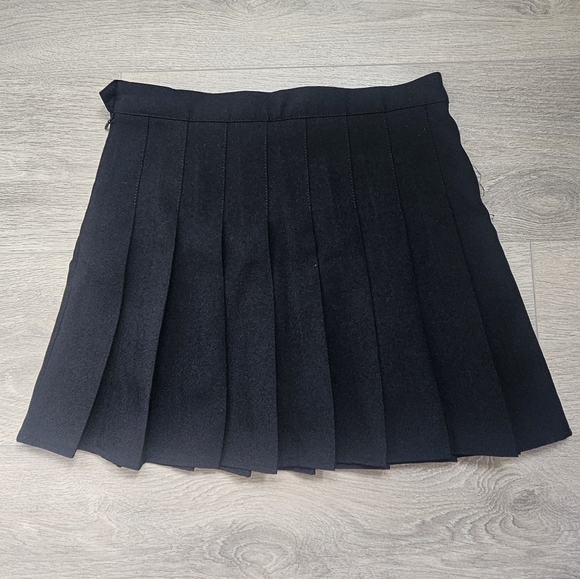 Pleated Mini Skirt - Picture 4 of 6